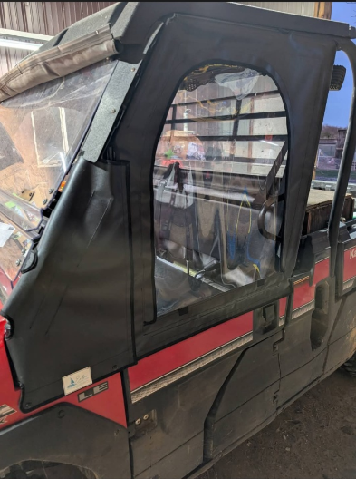 Side by side enclosure with clear window in southeastern Ohio